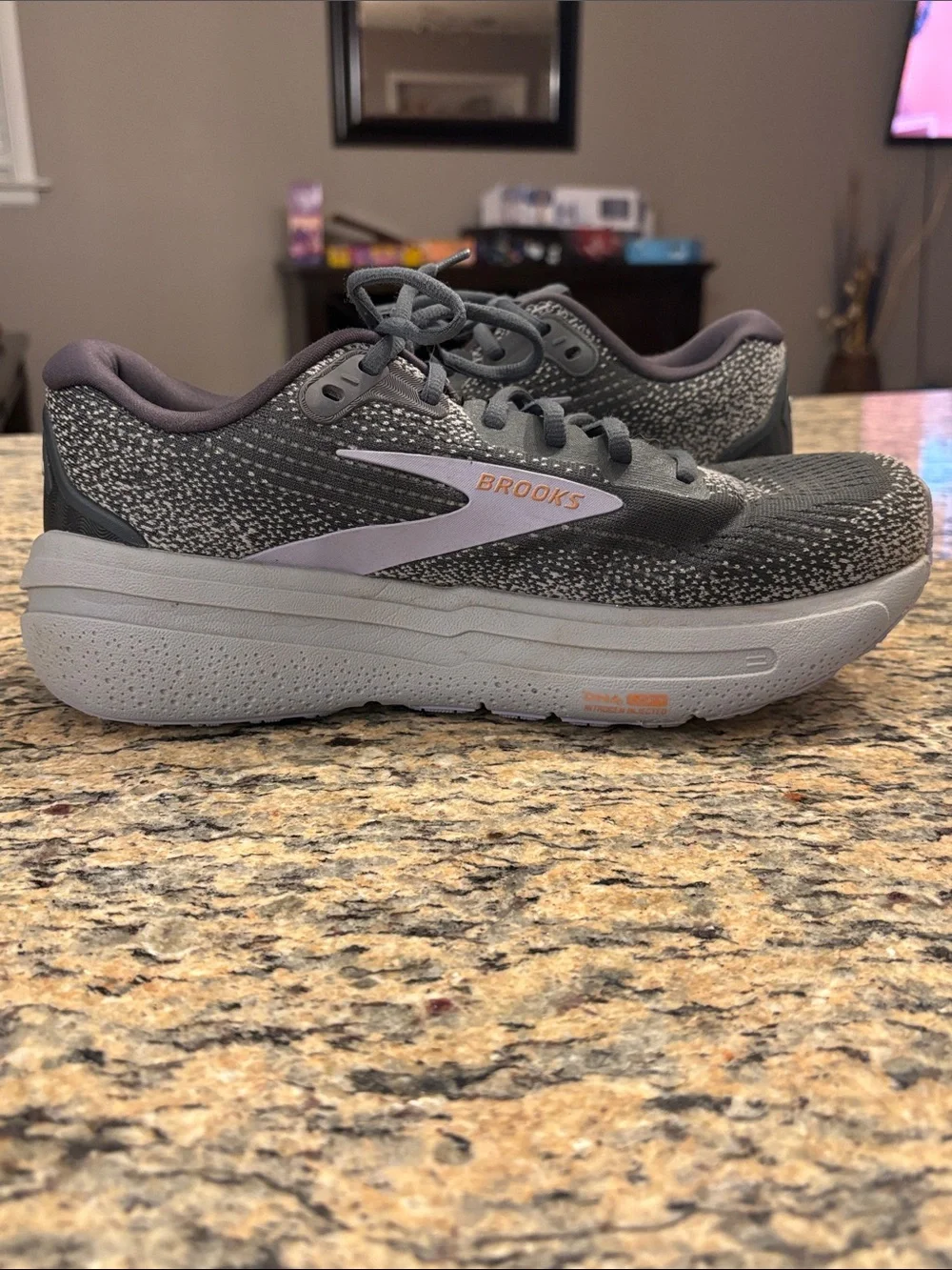 Brooks Ghost Max Women’s Running Shoes Gray Lavender Wide (D) Size 9.5